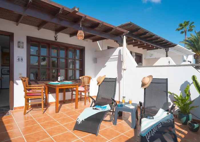 Lanzahost El Jameito Feliz - Playa Bastian Costa Teguise