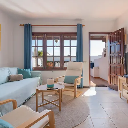 Lanzahost El Jameito Feliz - Playa Bastian * كوستا تاغيسي